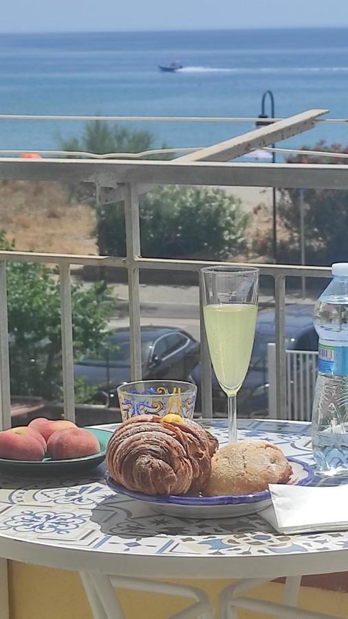Casa Vacanza Alice & Mari أسشيا المظهر الخارجي الصورة