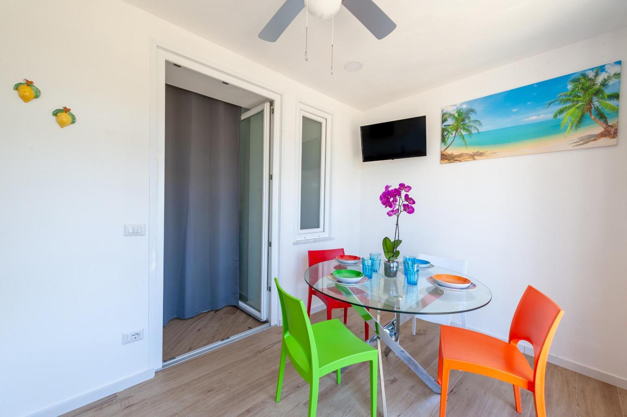 Casa Vacanza Alice & Mari أسشيا الغرفة الصورة