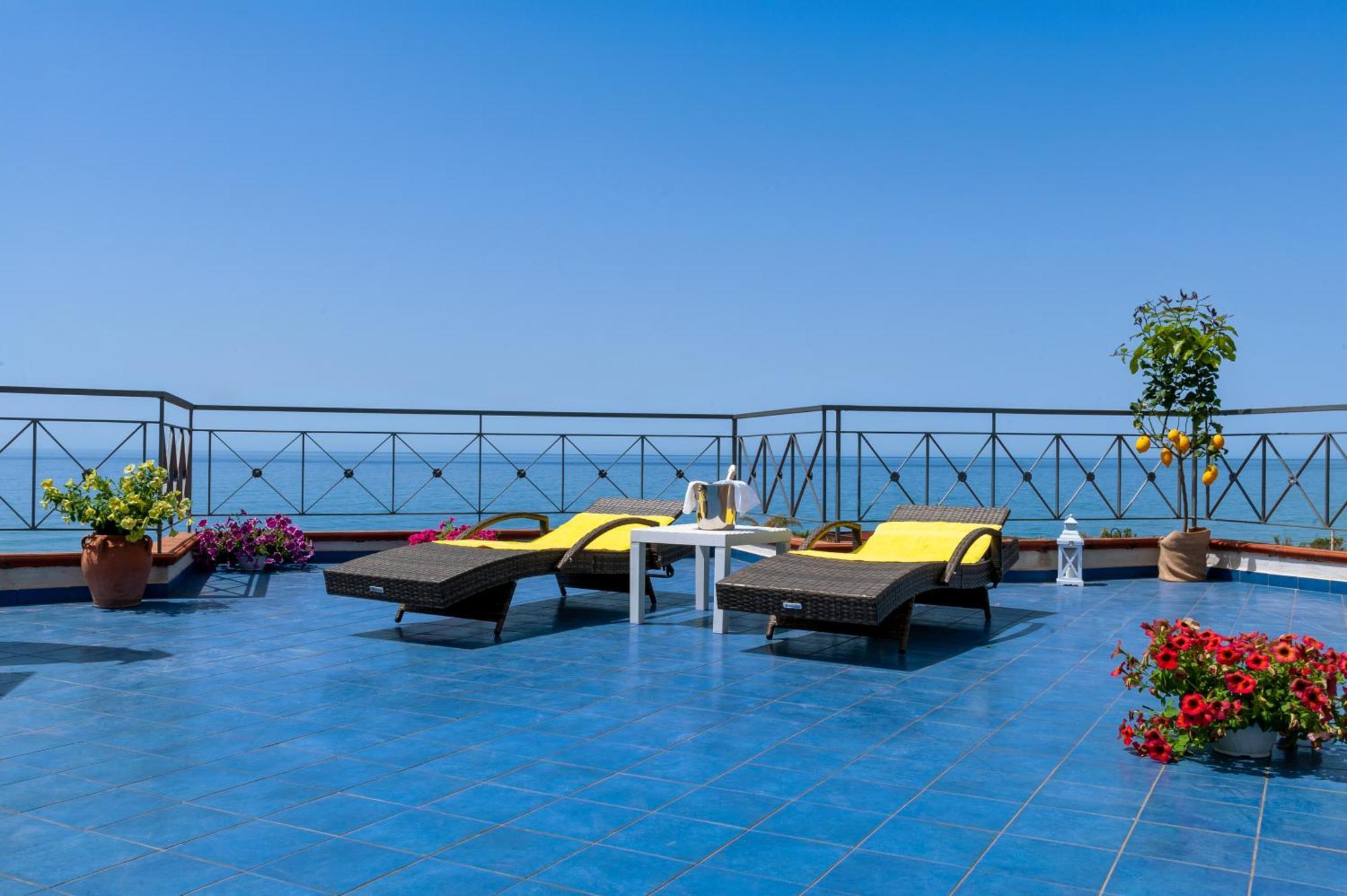 Casa Vacanza Alice & Mari أسشيا المظهر الخارجي الصورة