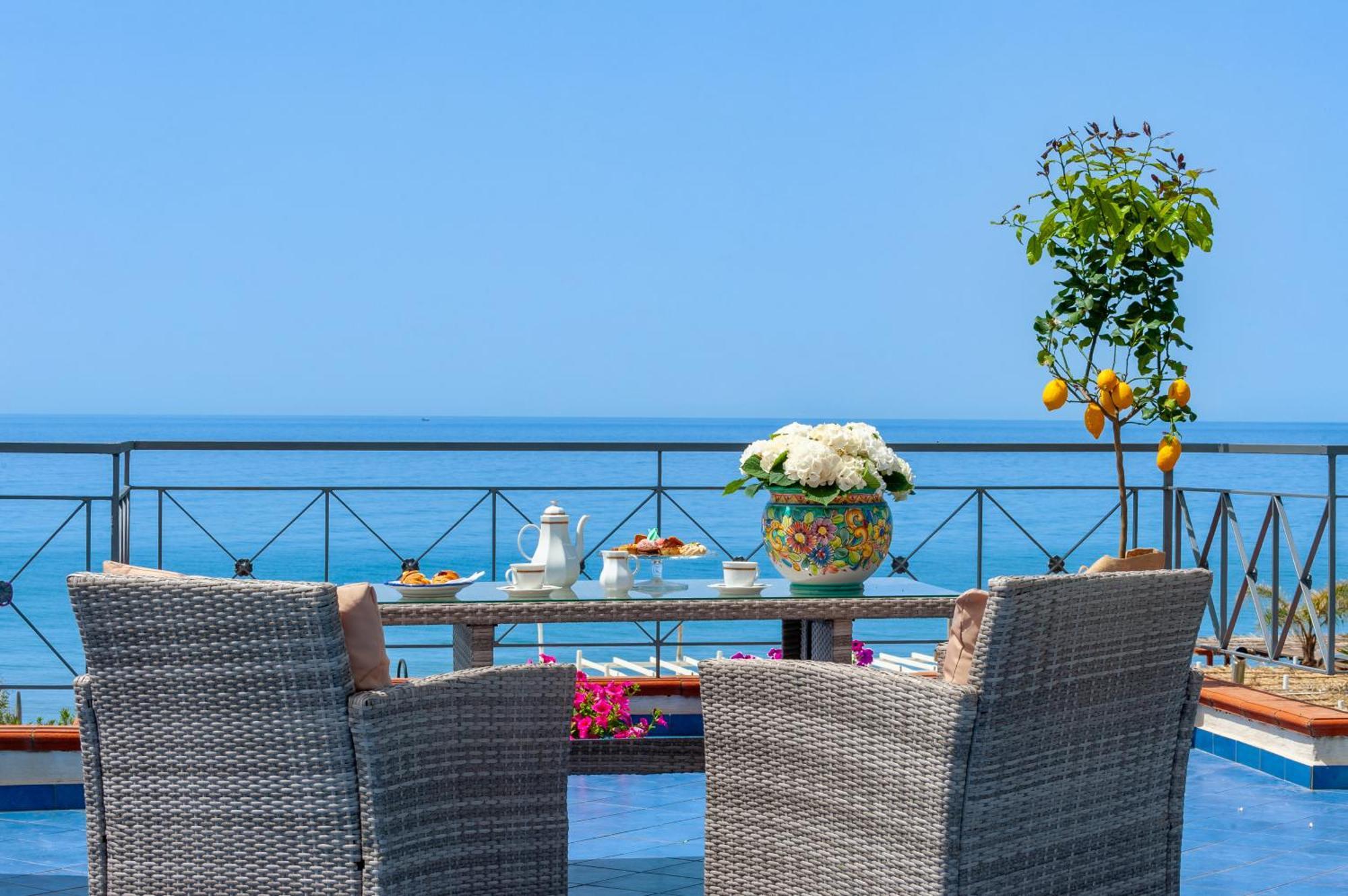 Casa Vacanza Alice & Mari أسشيا المظهر الخارجي الصورة