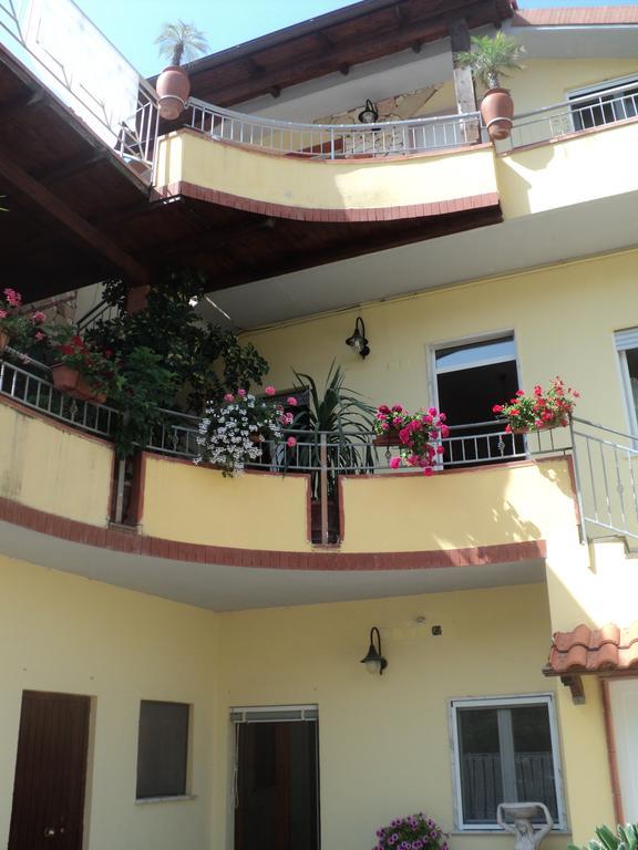 Casa Vacanza Alice & Mari أسشيا المظهر الخارجي الصورة