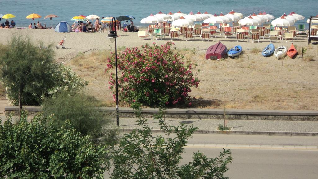 Casa Vacanza Alice & Mari أسشيا المظهر الخارجي الصورة